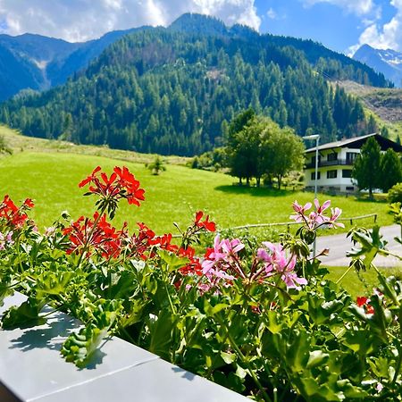 Hotel Garni Burger Sankt Jakob in Defereggen Bagian luar foto