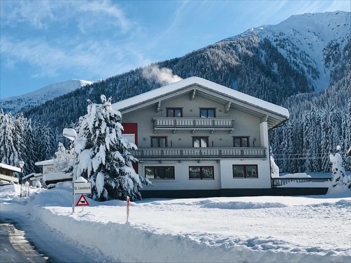 Hotel Garni Burger Sankt Jakob in Defereggen Bagian luar foto