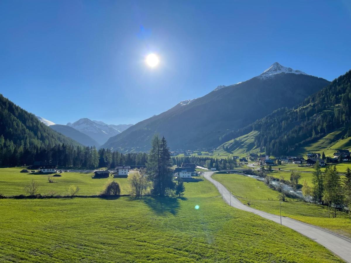 Hotel Garni Burger Sankt Jakob in Defereggen Bagian luar foto